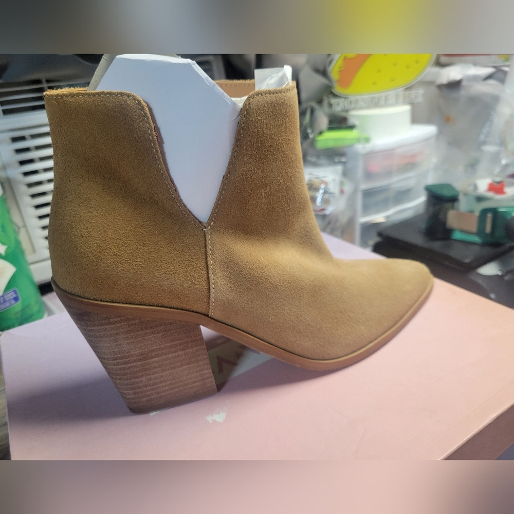 Lisa Vicky NEW IN Box Kicky V Tan Suede Split Ankle Boot Womans Size 9.5